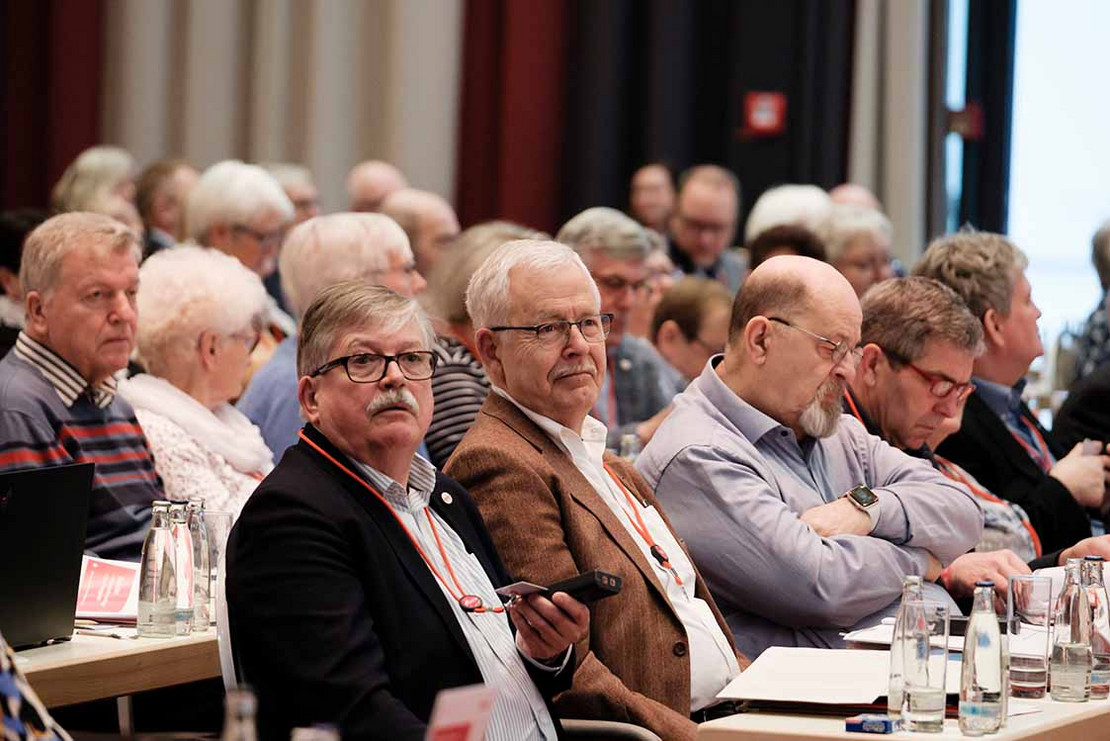 Delegierte im Saal. 