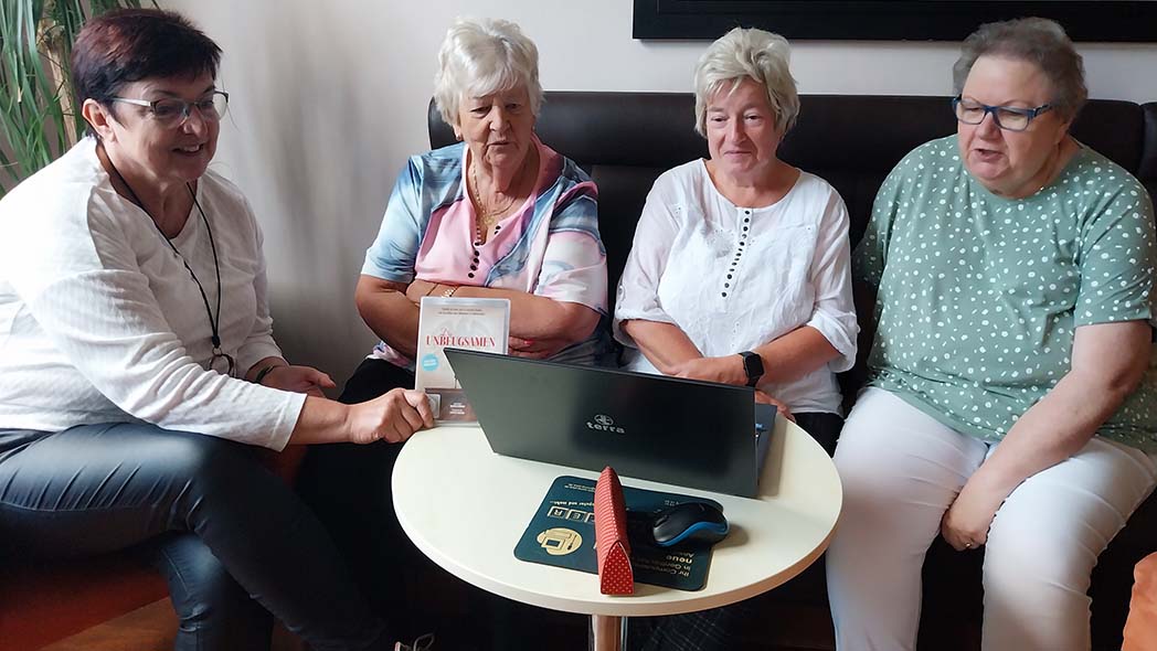 v. li.: Ingrid Arndt, Birgit Jungtorius, Ines Eisenhut und Gudrun Tiedge.