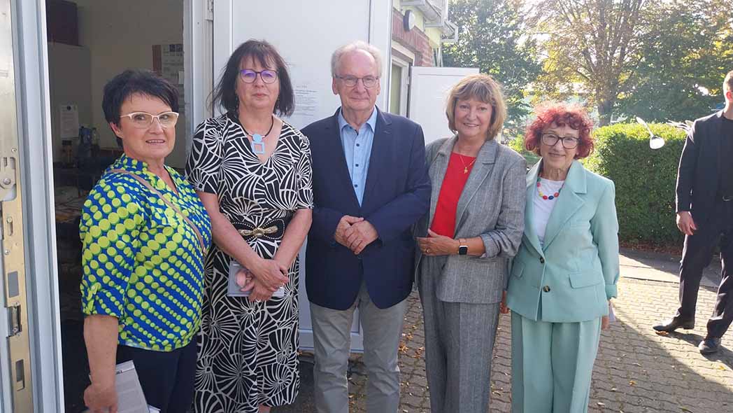 Ines Banse, Yvette Below, Dr. Reiner Haseloff, Gabriele Haseloff und Elke Rensch.